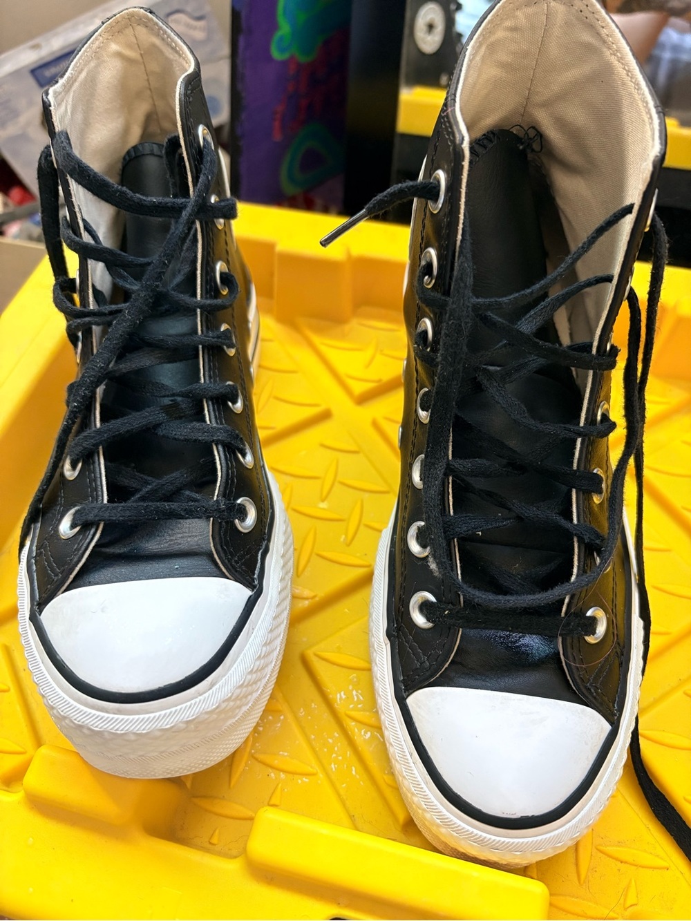 Chuck Taylor Converse Black High-Top Lace-Up Platform Sneakers Ladies 6 Men 4